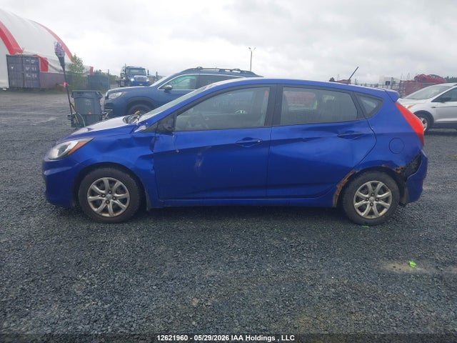 12621960 :رقم المزاد ، KMHCT5AE3DU086927 vin ، 2013 Hyundai Accent Gl مزاد بيع