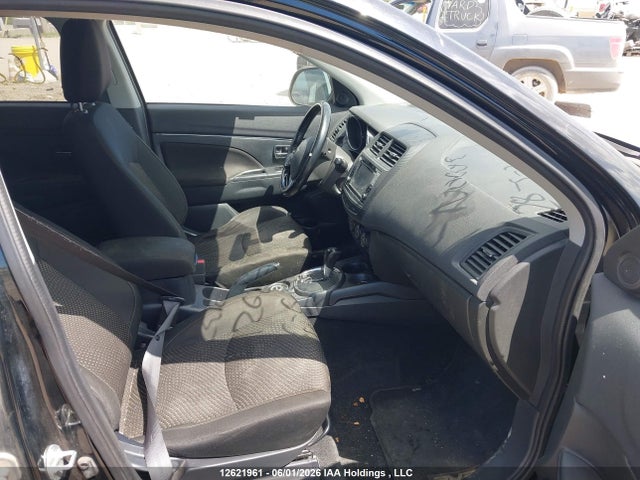 JA4AJ3AU8GZ607655 Mitsubishi RVR SE