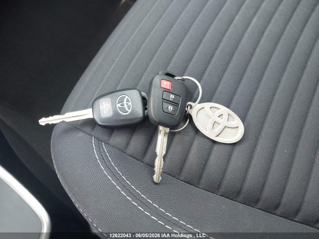 12622043 :رقم المزاد ، VNKKTUD39JA100001 vin ، 2018 Toyota Yaris L/le/se مزاد بيع