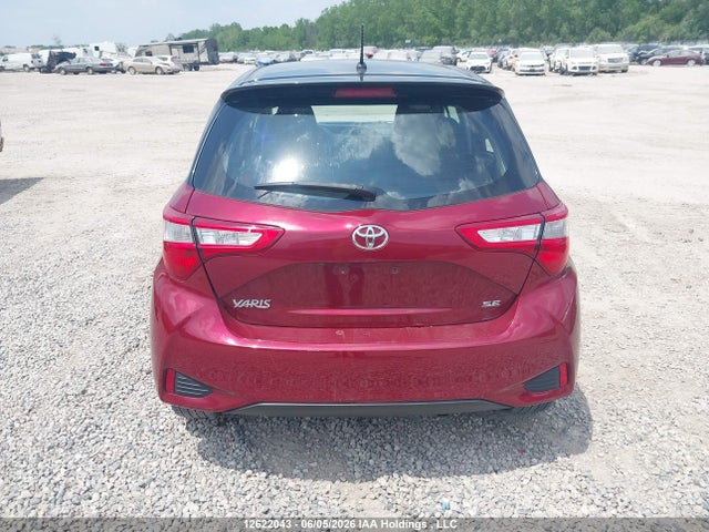 12622043 :رقم المزاد ، VNKKTUD39JA100001 vin ، 2018 Toyota Yaris L/le/se مزاد بيع