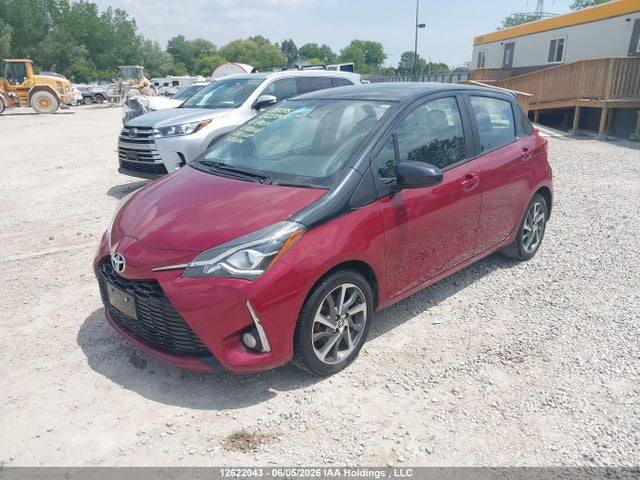 12622043 :رقم المزاد ، VNKKTUD39JA100001 vin ، 2018 Toyota Yaris L/le/se مزاد بيع