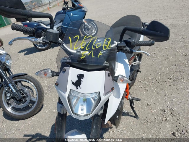 2014 Ktm 690 Duke მანქანა იყიდება აუქციონზე, vin: VBKLDT408EM762827, აუქციონის ნომერი: 12622068