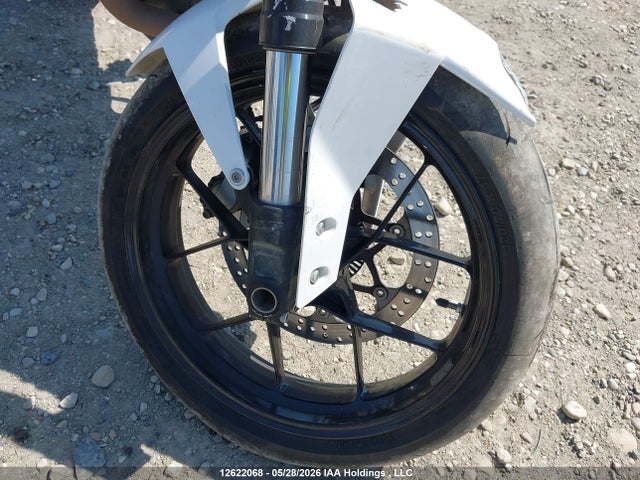 2014 Ktm 690 Duke მანქანა იყიდება აუქციონზე, vin: VBKLDT408EM762827, აუქციონის ნომერი: 12622068