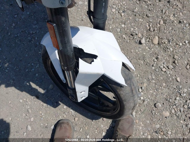 2014 Ktm 690 Duke მანქანა იყიდება აუქციონზე, vin: VBKLDT408EM762827, აუქციონის ნომერი: 12622068