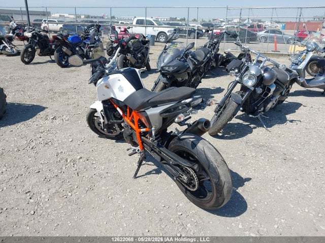2014 Ktm 690 Duke მანქანა იყიდება აუქციონზე, vin: VBKLDT408EM762827, აუქციონის ნომერი: 12622068