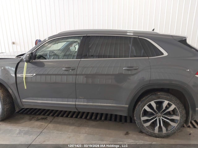Продажа на аукционе авто 2022 Volkswagen Atlas, vin: 1V2FE2CA4NC228115, номер лота: 12571423
