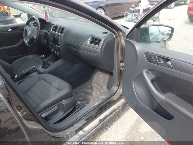 2012 Volkswagen Jetta 2.5l Comfortline/2.5l Sportline მანქანა იყიდება აუქციონზე, vin: 3VWBX7AJ0CM313794, აუქციონის ნომერი: 12619055