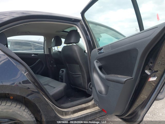 2012 Volkswagen Jetta 2.5l Comfortline/2.5l Sportline მანქანა იყიდება აუქციონზე, vin: 3VWBX7AJ0CM313794, აუქციონის ნომერი: 12619055