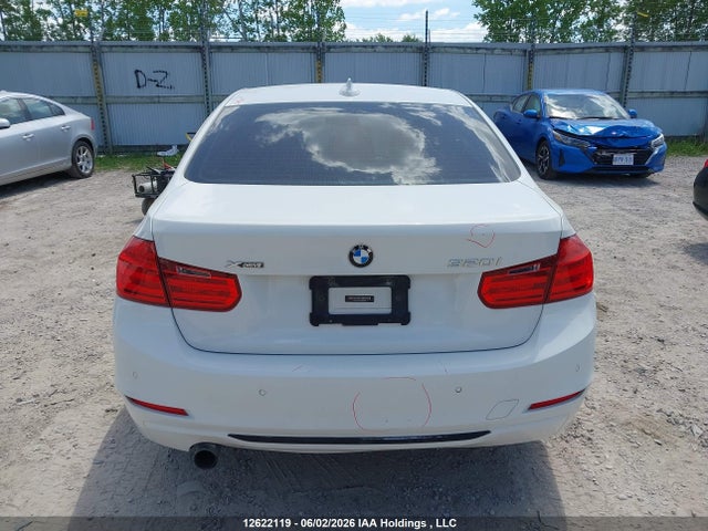 WBA3C3C5XEK200065 BMW 320i Xdrive