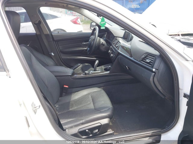 WBA3C3C5XEK200065 BMW 320i Xdrive