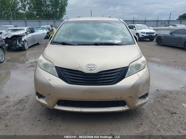 2011 Toyota Sienna მანქანა იყიდება აუქციონზე, vin: 5TDZK3DC5BS113417, აუქციონის ნომერი: 12622141
