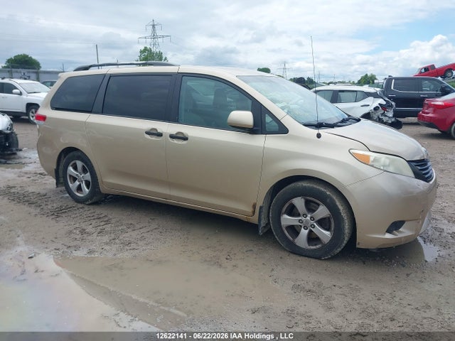 2011 Toyota Sienna მანქანა იყიდება აუქციონზე, vin: 5TDZK3DC5BS113417, აუქციონის ნომერი: 12622141