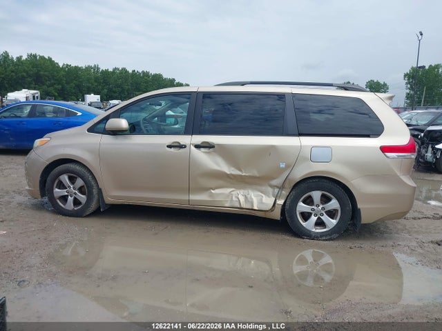2011 Toyota Sienna მანქანა იყიდება აუქციონზე, vin: 5TDZK3DC5BS113417, აუქციონის ნომერი: 12622141