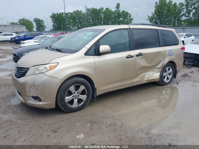 2011 Toyota Sienna მანქანა იყიდება აუქციონზე, vin: 5TDZK3DC5BS113417, აუქციონის ნომერი: 12622141