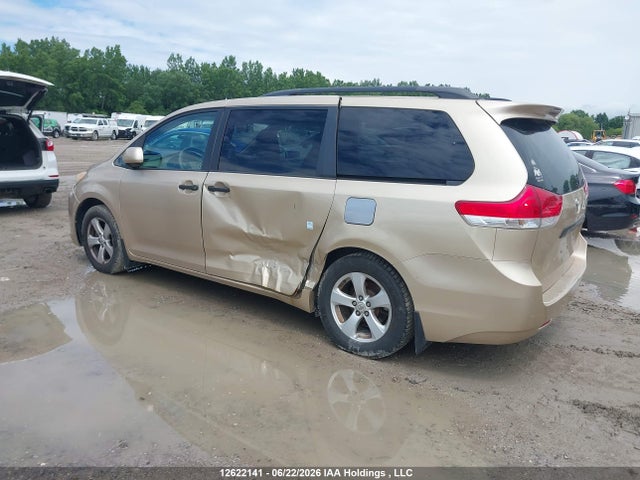 2011 Toyota Sienna მანქანა იყიდება აუქციონზე, vin: 5TDZK3DC5BS113417, აუქციონის ნომერი: 12622141