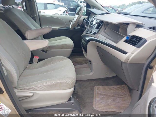 2011 Toyota Sienna მანქანა იყიდება აუქციონზე, vin: 5TDZK3DC5BS113417, აუქციონის ნომერი: 12622141