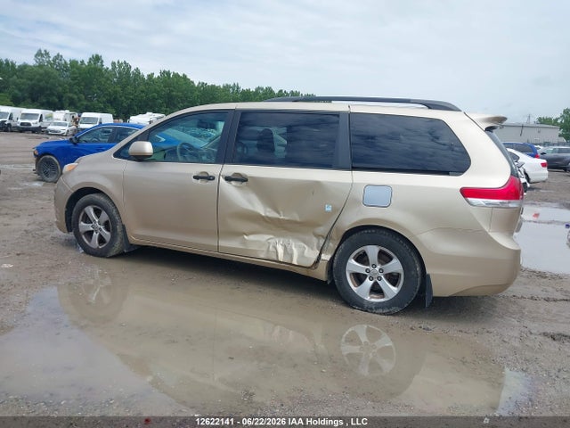2011 Toyota Sienna მანქანა იყიდება აუქციონზე, vin: 5TDZK3DC5BS113417, აუქციონის ნომერი: 12622141
