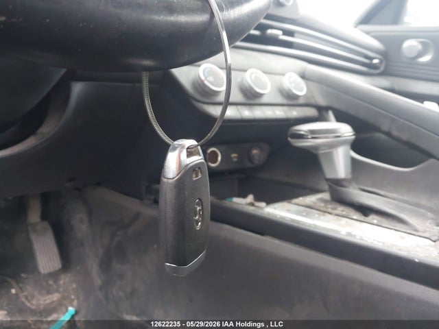 KMHLM4AG1NU285971 Hyundai Elantra Preferred Ivt