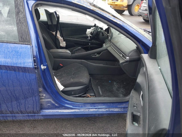 KMHLM4AG1NU285971 Hyundai Elantra Preferred Ivt