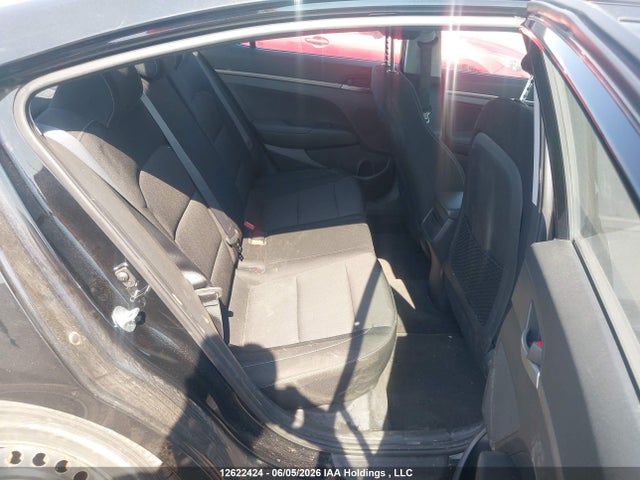 Продажа на аукционе авто 2017 Hyundai Elantra Le, vin: 5NPD74LF7HH160024, номер лота: 12622424