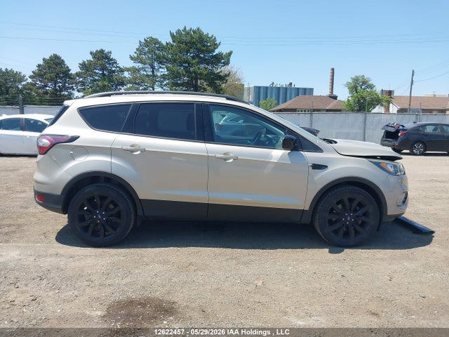 12622457 :رقم المزاد ، 1FMCU9G9XHUE78372 vin ، 2017 Ford Escape Se مزاد بيع