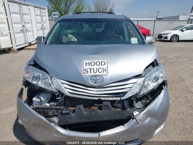 12622470 :رقم المزاد ، 5TDDK3DC9ES084972 vin ، 2014 Toyota Sienna Xle/limited مزاد بيع