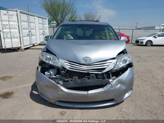 12622470 :رقم المزاد ، 5TDDK3DC9ES084972 vin ، 2014 Toyota Sienna Xle/limited مزاد بيع