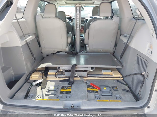 12622470 :رقم المزاد ، 5TDDK3DC9ES084972 vin ، 2014 Toyota Sienna Xle/limited مزاد بيع