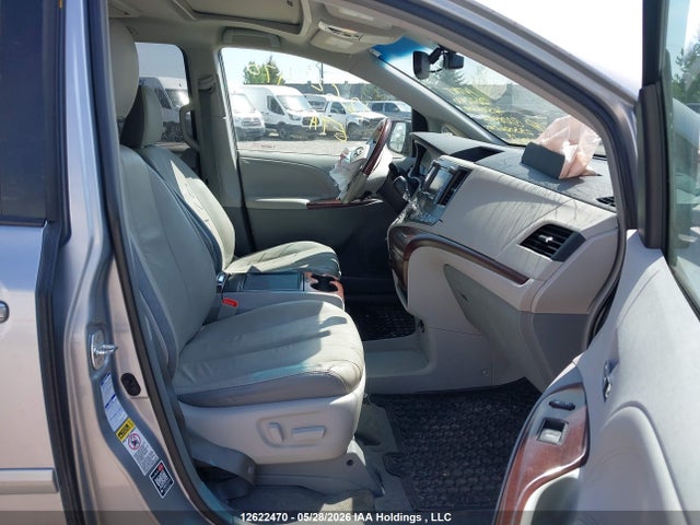 12622470 :رقم المزاد ، 5TDDK3DC9ES084972 vin ، 2014 Toyota Sienna Xle/limited مزاد بيع