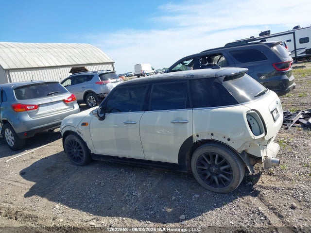 Mini 5 Door Cooper 2015 WMWXS5C53F2C63352 Image 15