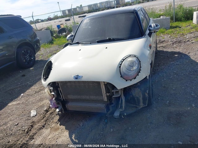 Mini 5 Door Cooper 2015 WMWXS5C53F2C63352 Image 6