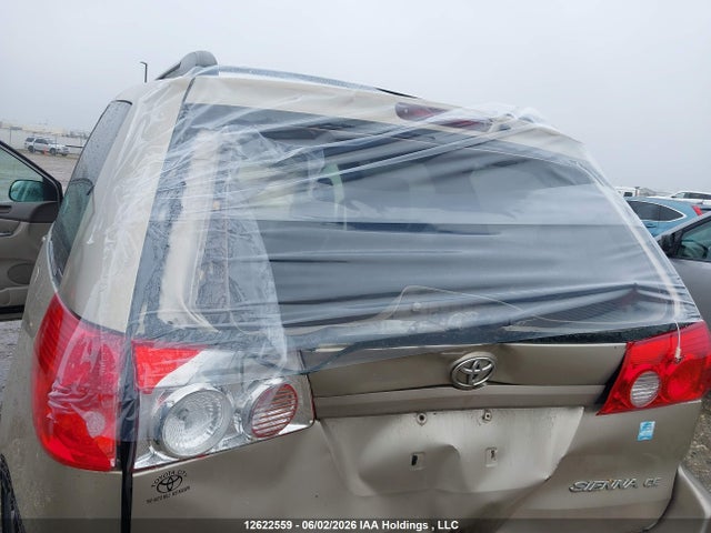 12622559 :رقم المزاد ، 5TDKK4CCXAS294103 vin ، 2010 Toyota Sienna Le 7 Passenger مزاد بيع