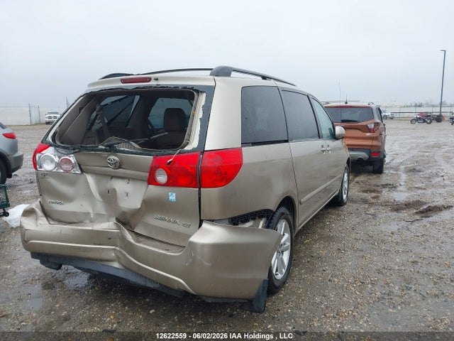 12622559 :رقم المزاد ، 5TDKK4CCXAS294103 vin ، 2010 Toyota Sienna Le 7 Passenger مزاد بيع