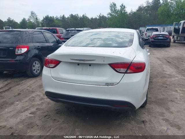 Chrysler 200 2015 1C3CCCFB6FN530942 Image 16