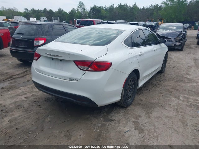 Chrysler 200 2015 1C3CCCFB6FN530942 Image 4
