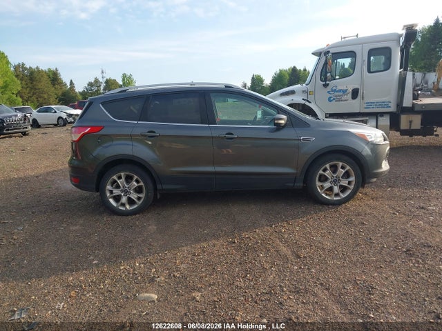 1FMCU9J92GUC14781 Ford Escape Titanium