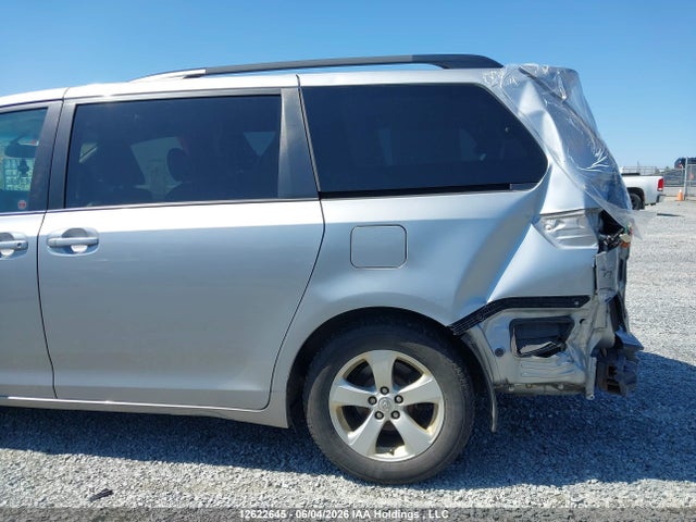 5TDKK3DC9FS541868 Toyota Sienna Le 8 Passenger