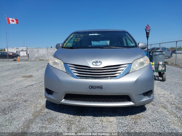 5TDKK3DC9FS541868 Toyota Sienna Le 8 Passenger