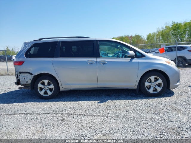 5TDKK3DC9FS541868 Toyota Sienna Le 8 Passenger