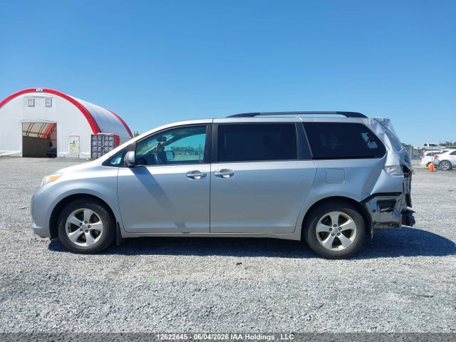 5TDKK3DC9FS541868 Toyota Sienna Le 8 Passenger