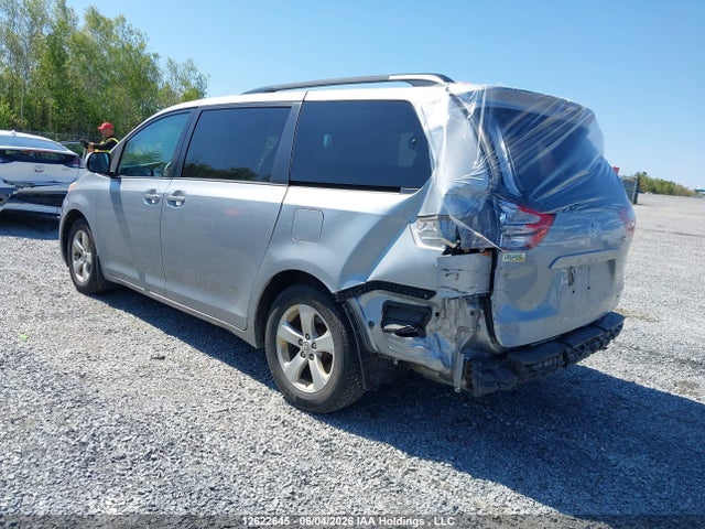 5TDKK3DC9FS541868 Toyota Sienna Le 8 Passenger