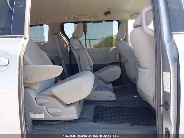 5TDKK3DC9FS541868 Toyota Sienna Le 8 Passenger