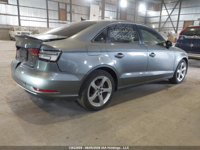 Audi A3 40 Komfort 2019 WAUAUGFF8K1020617 Image 4