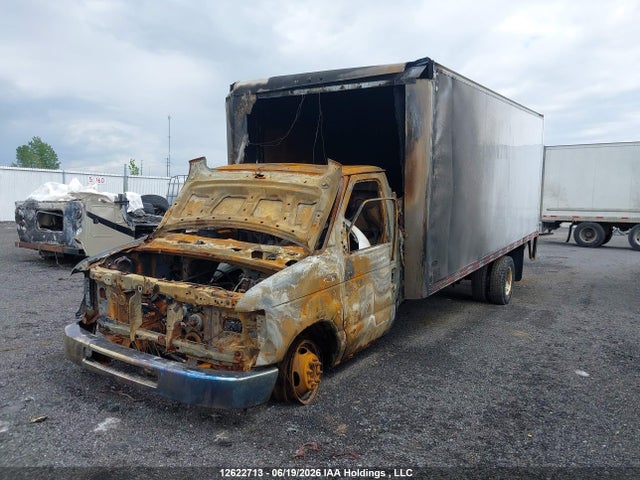 12622713 :رقم المزاد ، 1FDWE4FL9EDA73500 vin ، 2014 Ford Econoline E450 Super Duty Cutwy Van مزاد بيع
