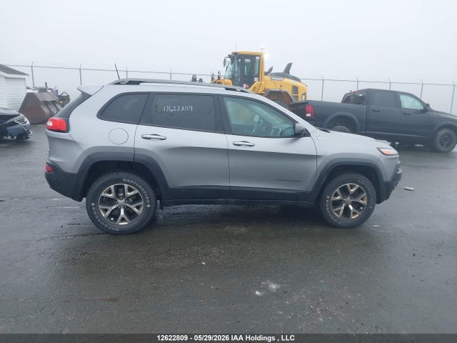 Продажа на аукционе авто 2016 Jeep Cherokee Trailhawk, vin: 1C4PJMBS1GW242210, номер лота: 12622809