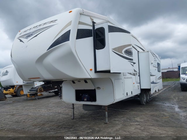 2011 Crossroads 5th Wheel Ctx მანქანა იყიდება აუქციონზე, vin: 4V0FC3022BE008200, აუქციონის ნომერი: 12622843