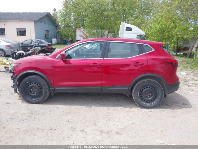 JN1BJ1CP5JW193557 Nissan Qashqai S 4dr2wd