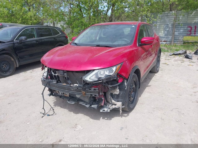 JN1BJ1CP5JW193557 Nissan Qashqai S 4dr2wd