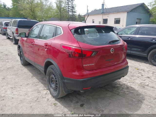 JN1BJ1CP5JW193557 Nissan Qashqai S 4dr2wd