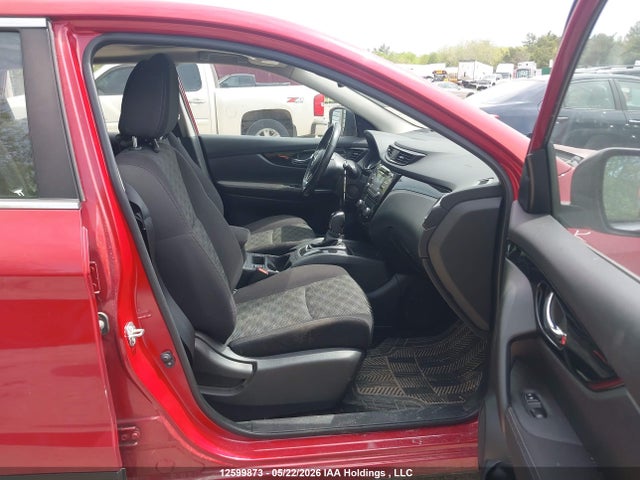 JN1BJ1CP5JW193557 Nissan Qashqai S 4dr2wd